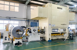 Thick plate triple feed machine production line